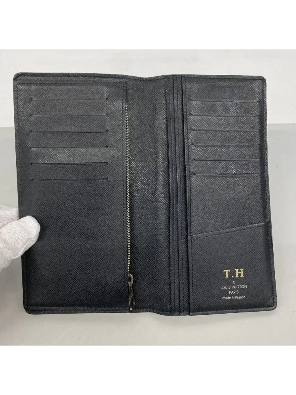 Louis Vuitton Wallet Taiga Portefeuille Brazza Boreal